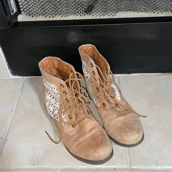 Tan booties - Picture 3 of 6